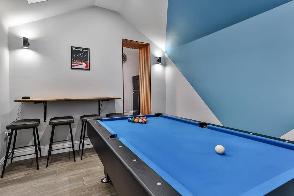 Luxury Spacious Pad With Games * Шефилд