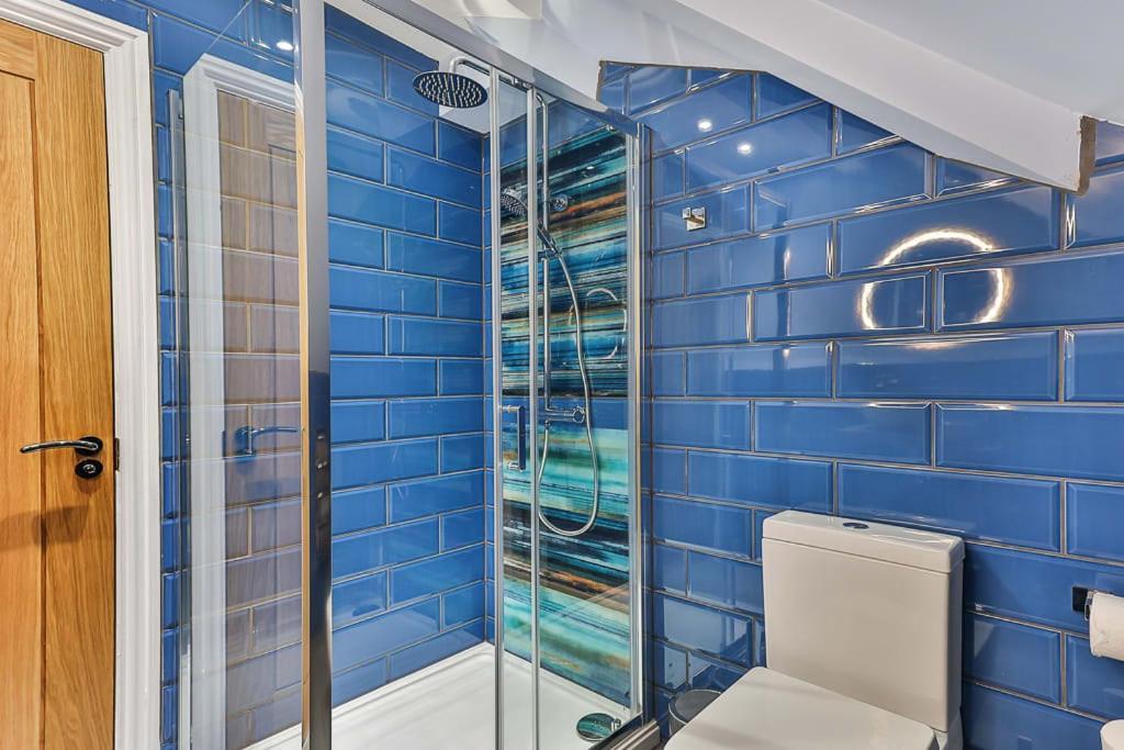 Luxury Spacious Pad With Games Шефилд