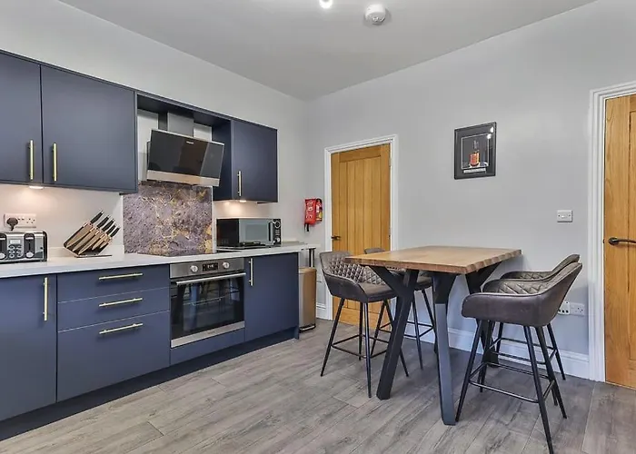 Luxury Spacious Pad With Games Room